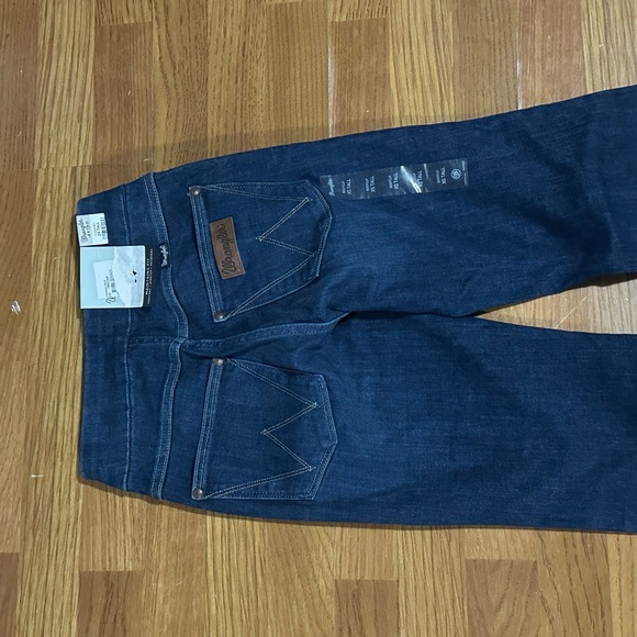 XS Tall Wrangler bootcut Jeans NWT - Picture 2 of 2